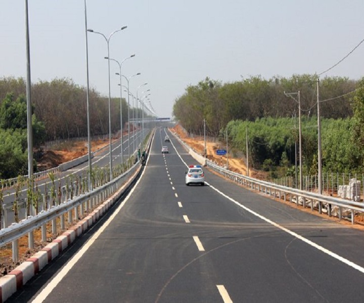 Promote pre-feasibility study of expressway connecting Ho Chi Minh Cit...